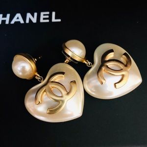 Chanel Heart Earrings | Gold